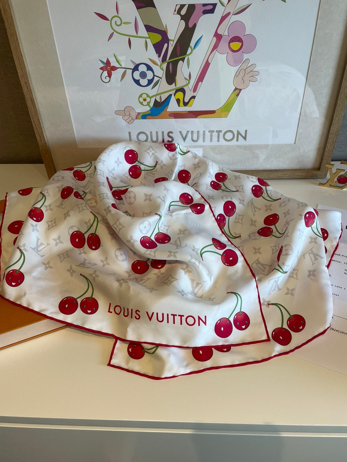 Louis Vuitton limited Murakami  sjaal met aankoopbewijs, Kleding | Dames, Mutsen, Sjaals en Handschoenen, Ophalen, Nieuw, Sjaal