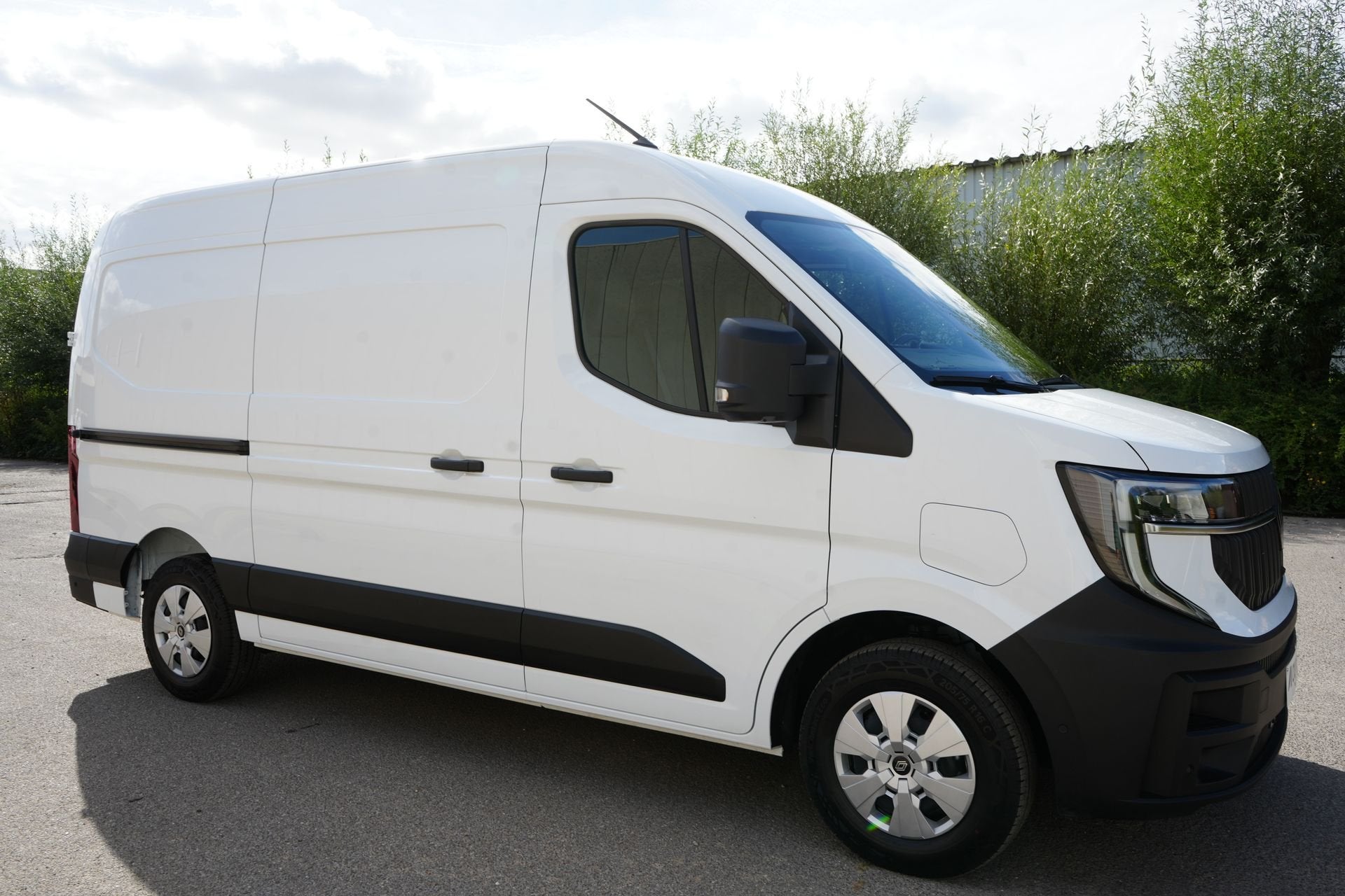 (2GRU597) RENAULT MASTER, 4 deurs, Stof, Gebruikt, Parkeersensor