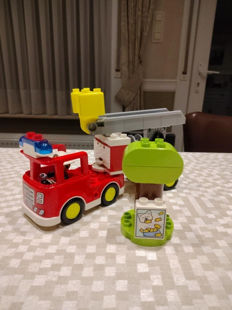 LEGO DUPLO Brandweerauto, Ophalen of Verzenden, Zo goed als nieuw, Complete set, Duplo