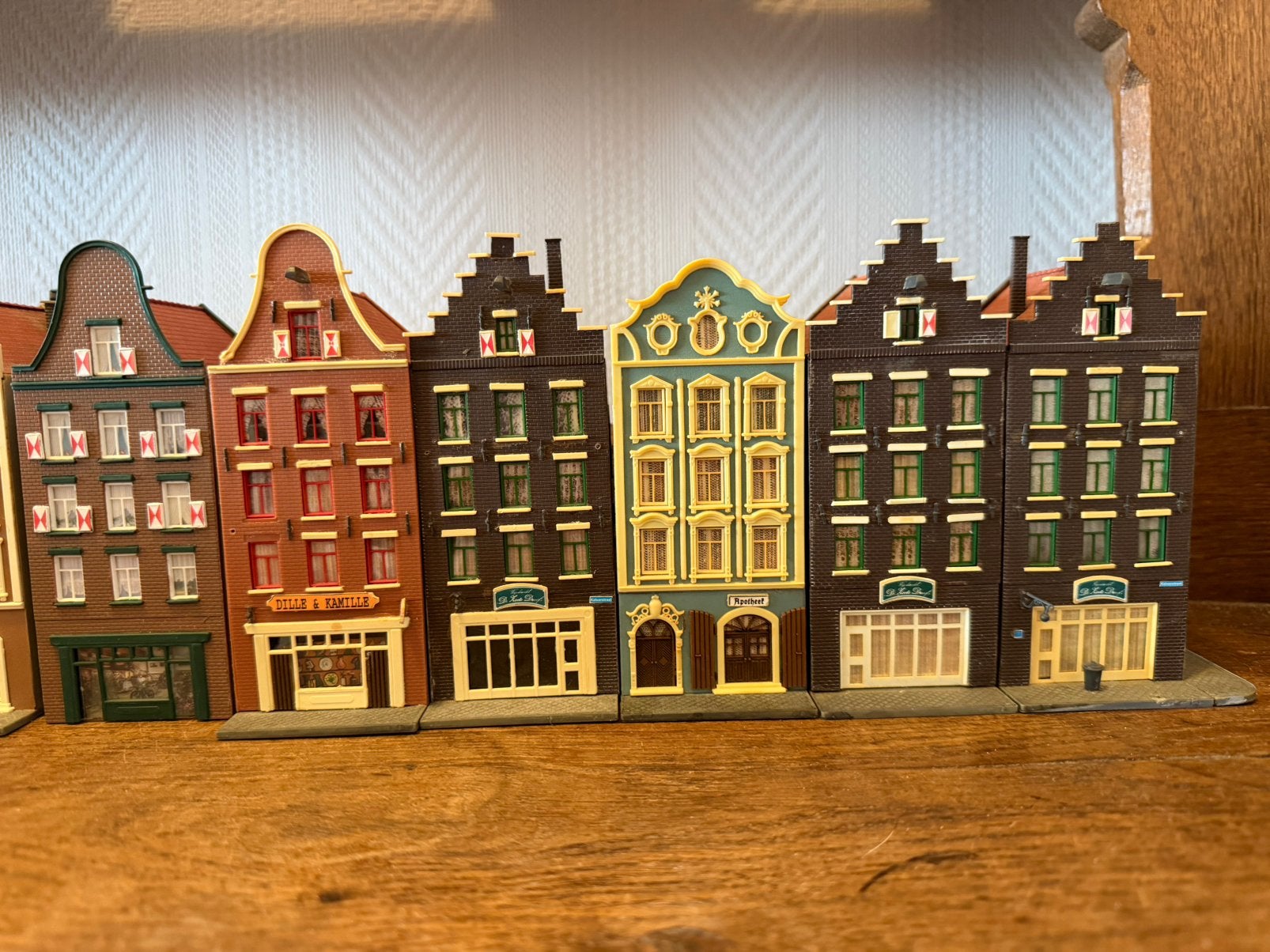 Lot gebouwen en huizen voor modelspoorbaan – schaal N, Enlèvement ou Envoi, Utilisé, Autres types, Autres marques