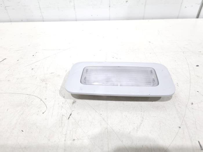 Binnenverlichting achter van een Volkswagen Transporter, Gebruikt, -, Volkswagen, -