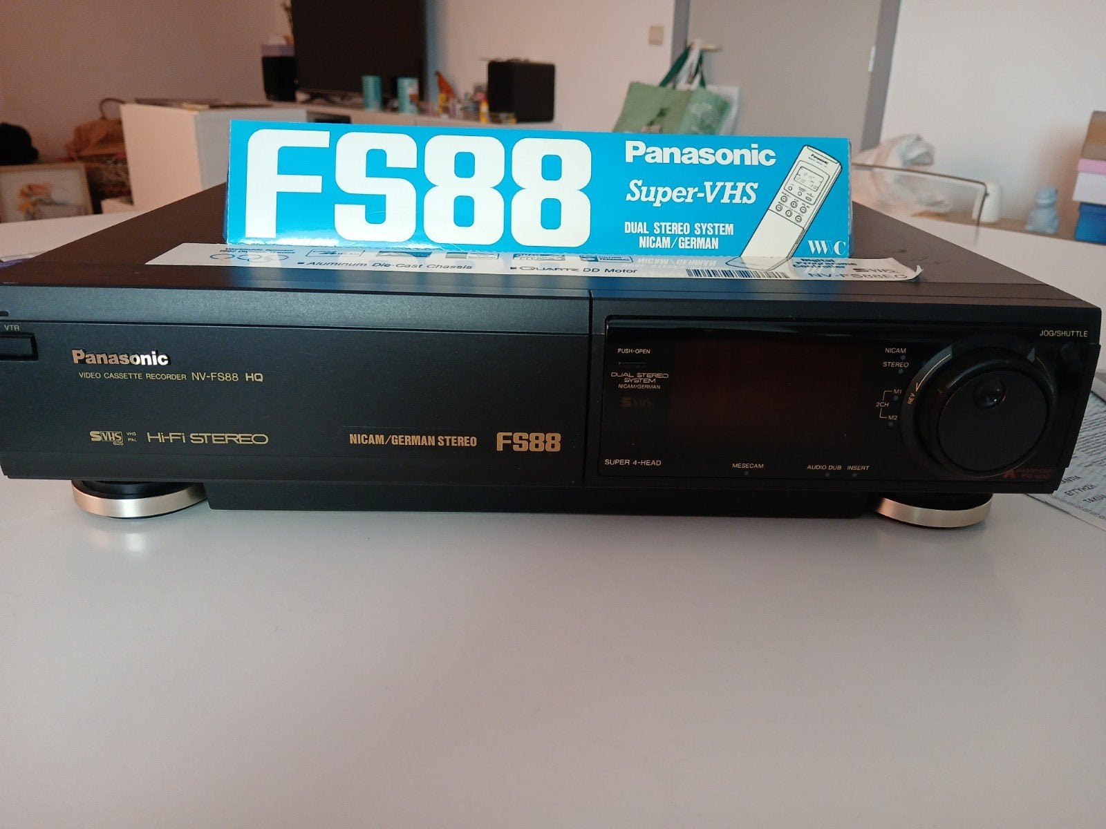 Enregistreur vidéo haut de gamme PANASONIC NV FS88, Enlèvement, Comme neuf, Lecteur ou enregistreur VHS