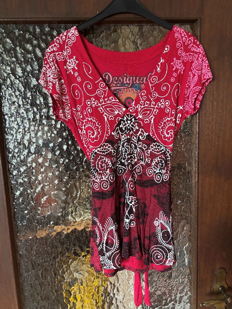 Blouse Desigual rouge Avec petite manche., Rouge, Taille 38/40 (M), Enlèvement ou Envoi, Desigual