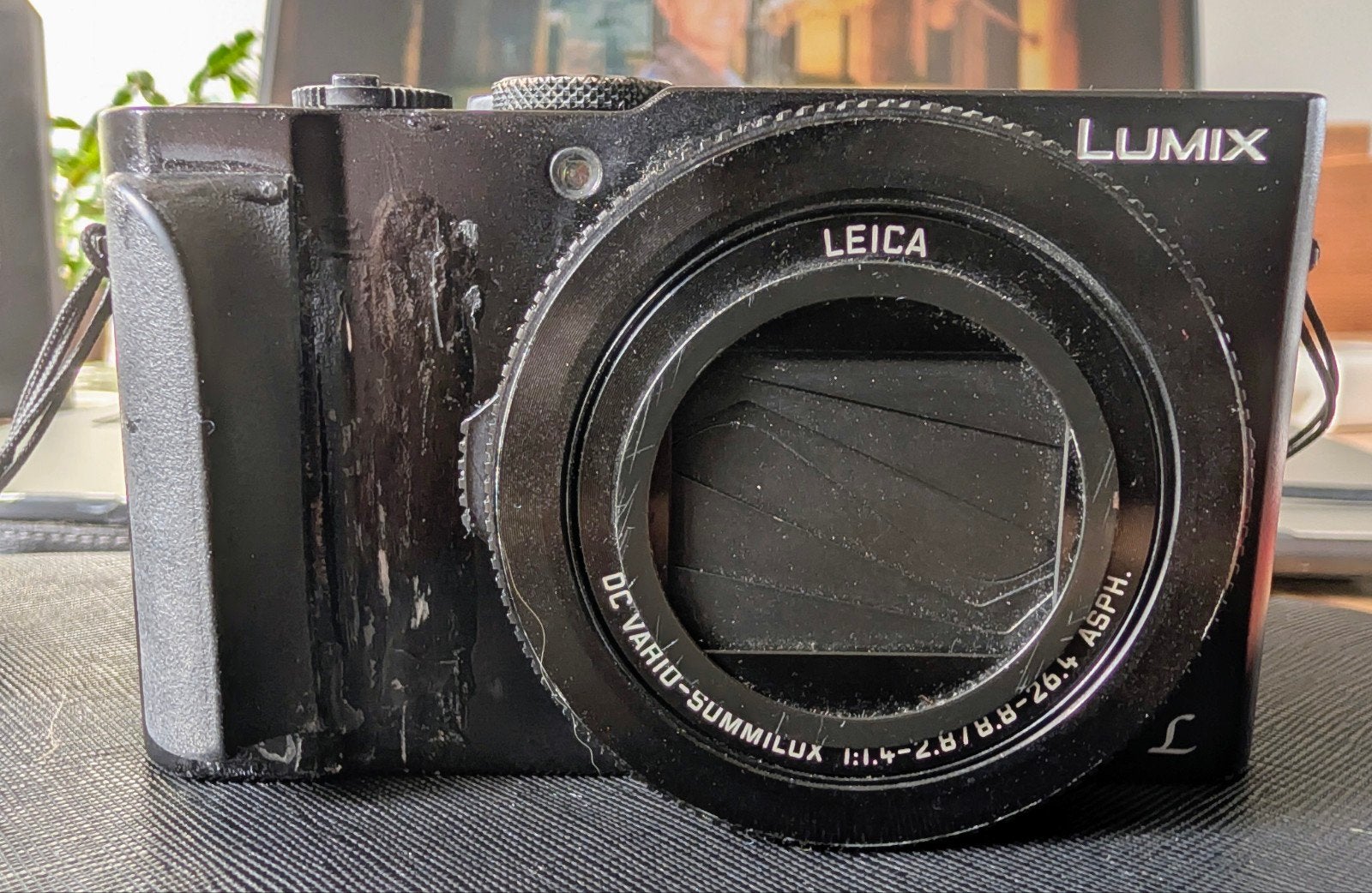Lumix LX-15, Compact
