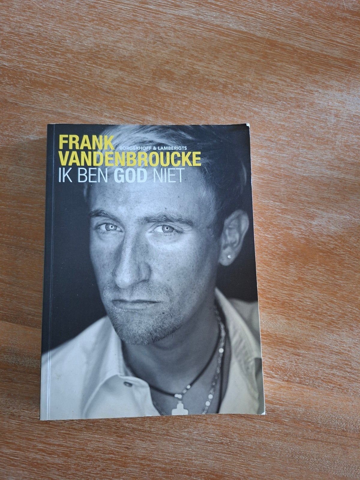 Boek Ik ben God niet, Ophalen of Verzenden, Gelezen, Sport