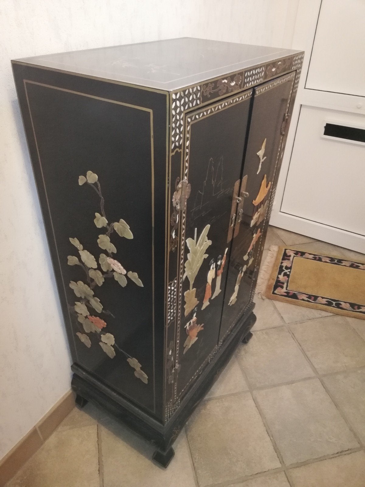 Mooi Chinees kastje, H 123cm B 66cm D 40cm Goede staat, Ophalen