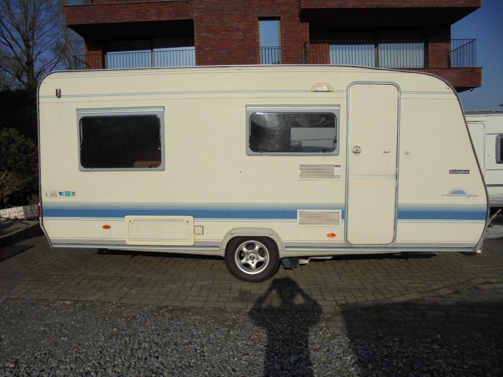 Adria Unica 462 B, 5/2002, 4 lits, auvent, Mover automatic, Caravanes & Camping, Caravanes, Particulier, jusqu'à 4, 1000 - 1250 kg