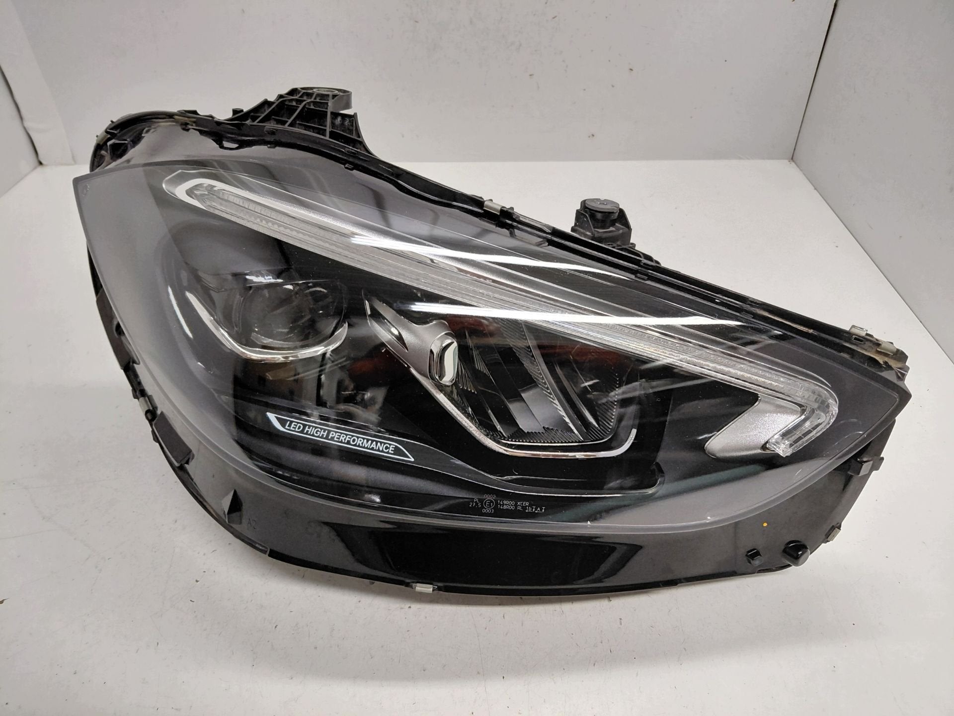 Phare droit Mercedes Classe C W206 A2069060803, Mercedes-Benz AG, Mercedes-Benz, Utilisé, Mercedesstrasse 120
70372  Stuttgart, DE