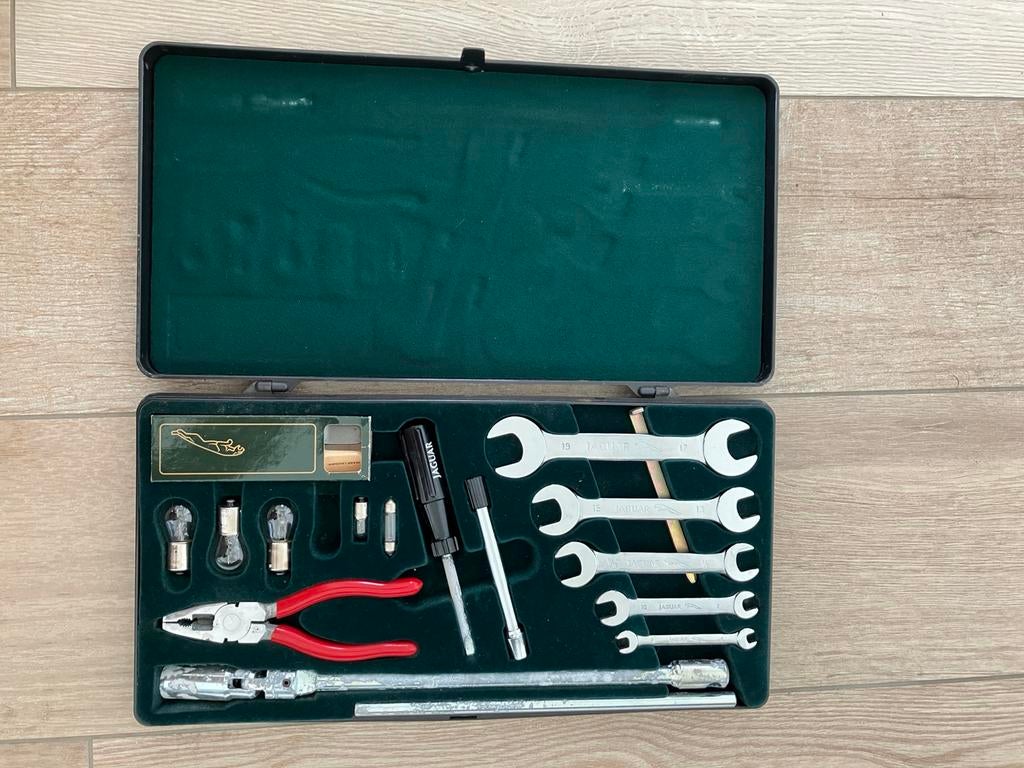 Gereedschapset Jaguar XJ 1991 oldtimer, Auto's, Jaguar, Particulier, Te koop, XJ