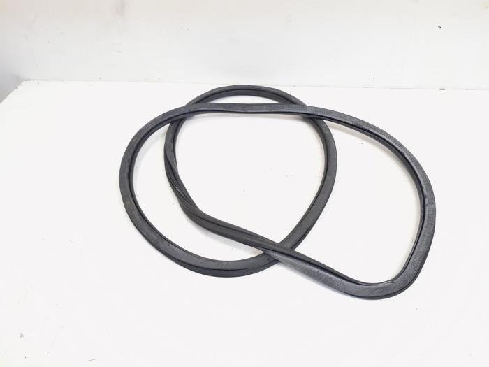 Joint caoutchouc portière 4portes avant droite d'un Audi A4, -, 3 mois de garantie, Audi, Utilisé