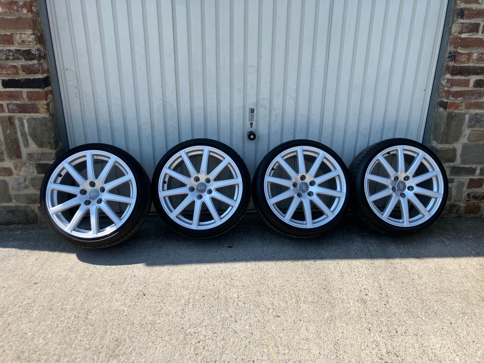 Jantes Audi, Enlèvement, Audi