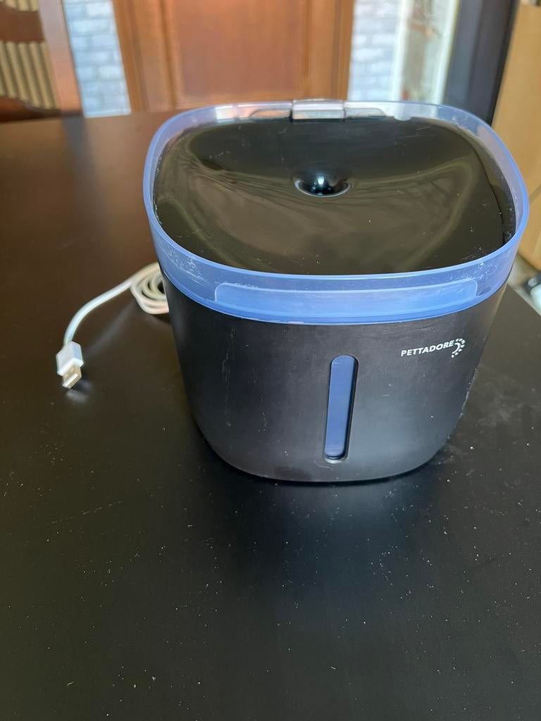 Pettadore Hydrate Compact 2 - Drinkfontein Kat /Hond, Ophalen of Verzenden, Zo goed als nieuw