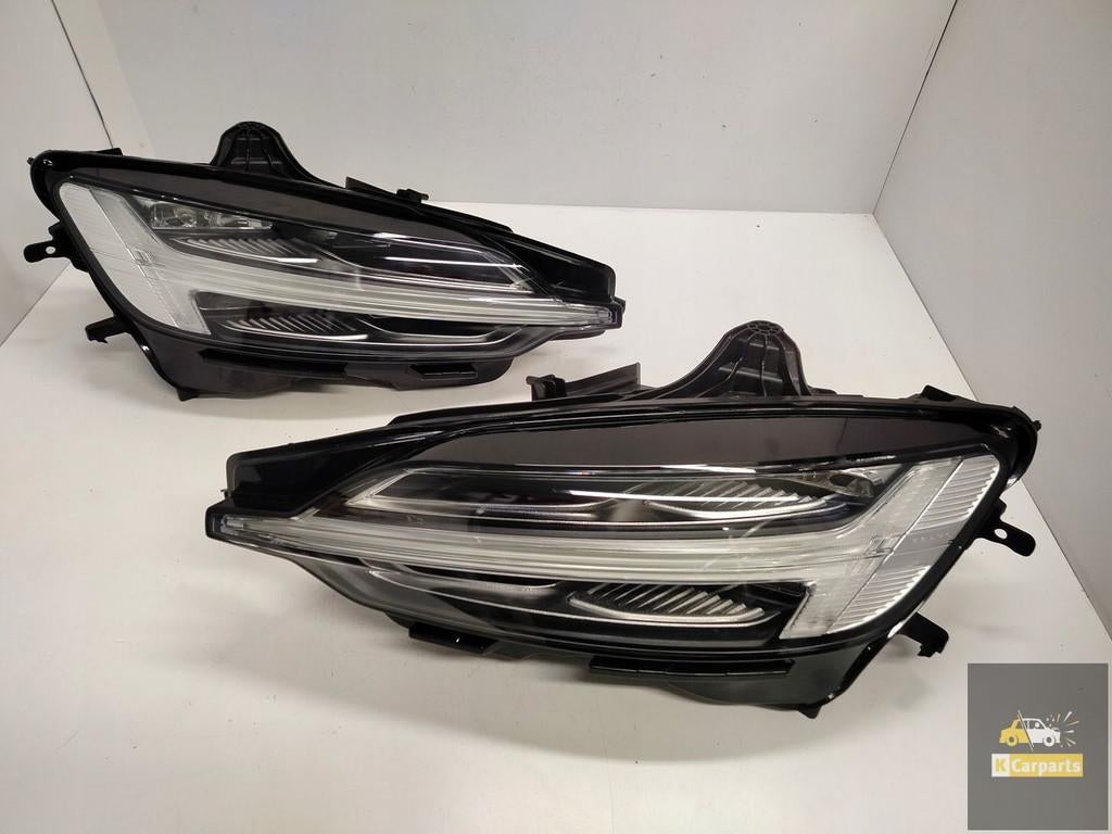 32420496, Volvo V60 S60 III Lift MID LED links rechts lamp, Gebruikt, Gunnar Engellaus vag 8
405 31  Gothenburg, SE, Info@volvocars.com