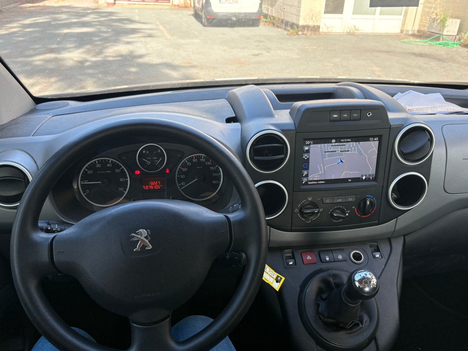 Peugeot parter 2018, Auto's, Zwart, Bedrijf, Handgeschakeld, 5 deurs
