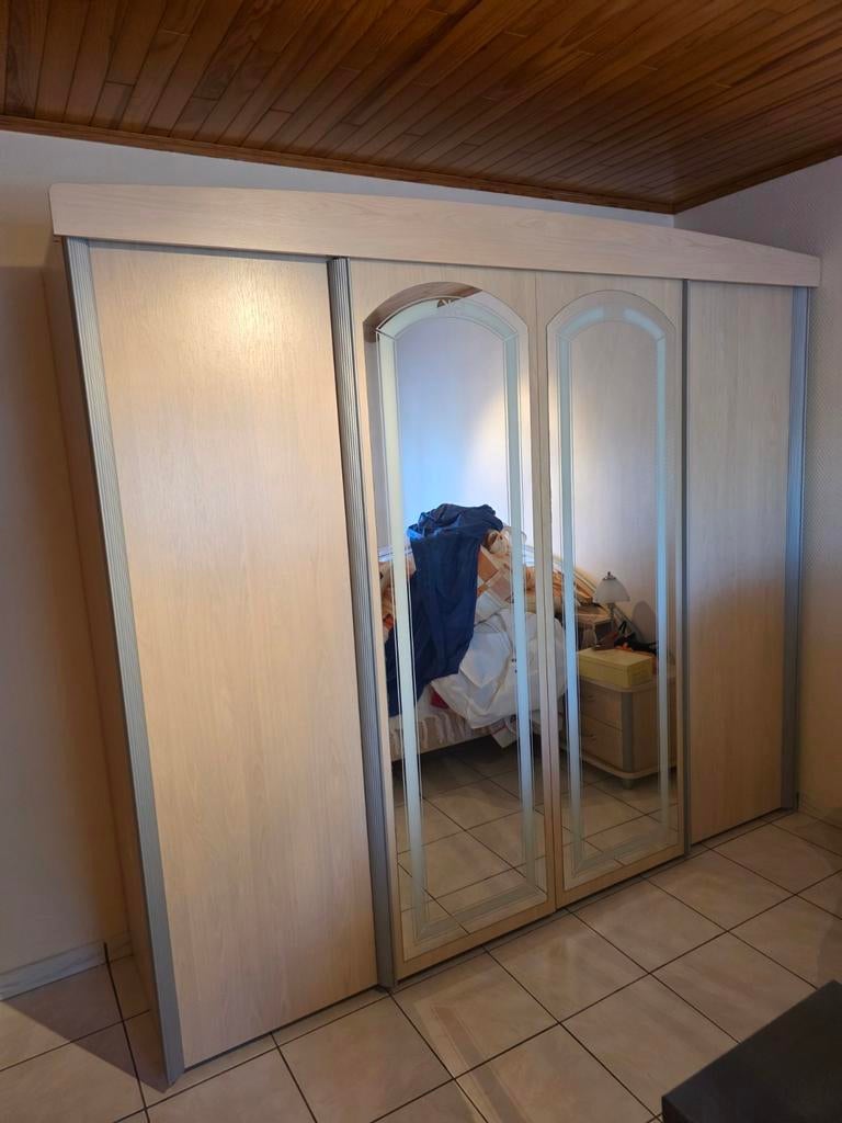 GRATIS 2 kleerkasten, Huis en Inrichting, Kasten | Kleerkasten, Ophalen