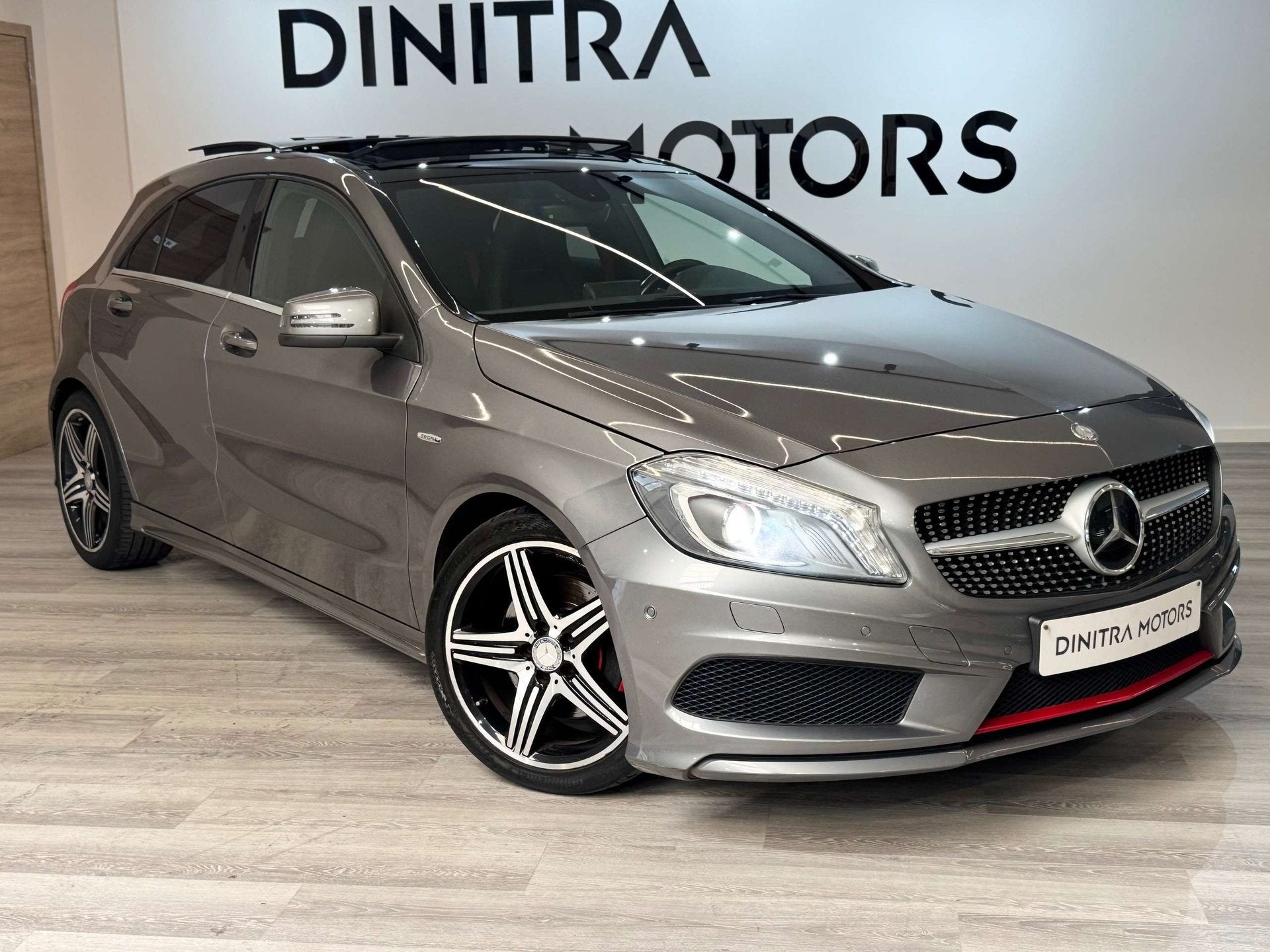 Mercedes-Benz A 250 AMG - Pano/Zetelvw/HarmanKardon/Cruise, Auto's, Automaat, Gebruikt, 4 cilinders, Bedrijf