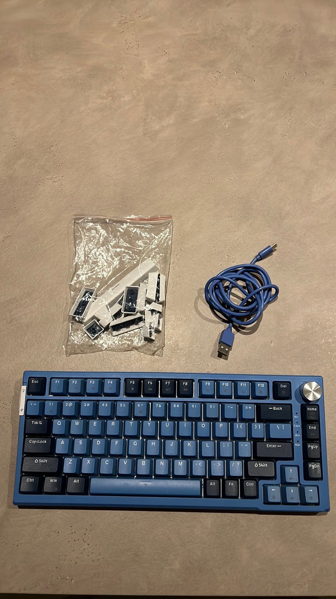 Creamy keyboard blauw nieuw, Computers en Software, Toetsenborden, Ophalen, Nieuw, Hot-swappable, Qwerty