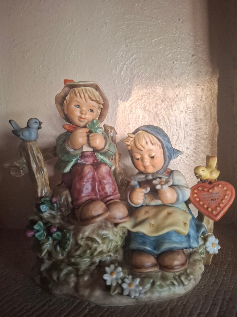 Goebel/Hummel #765 "First Love" – gesigneerd, Ophalen, Zo goed als nieuw, Hummel