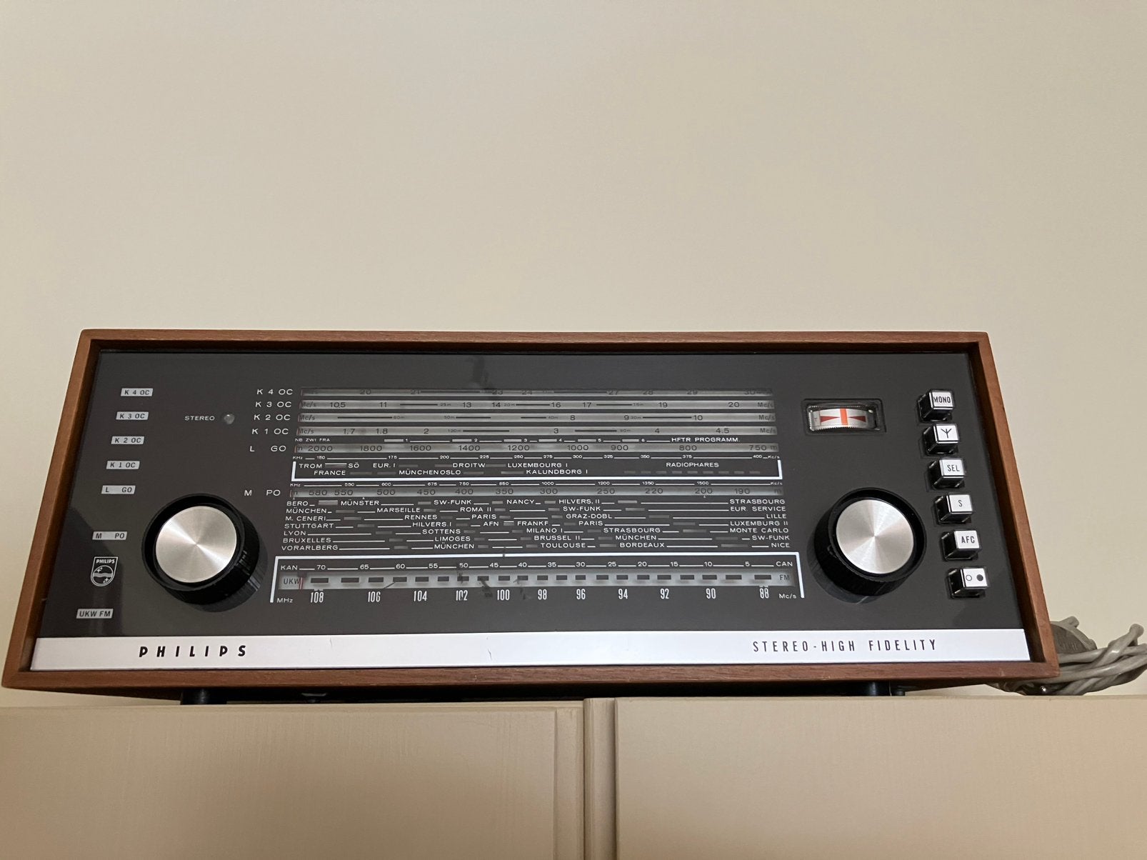 Oude radio, Ophalen