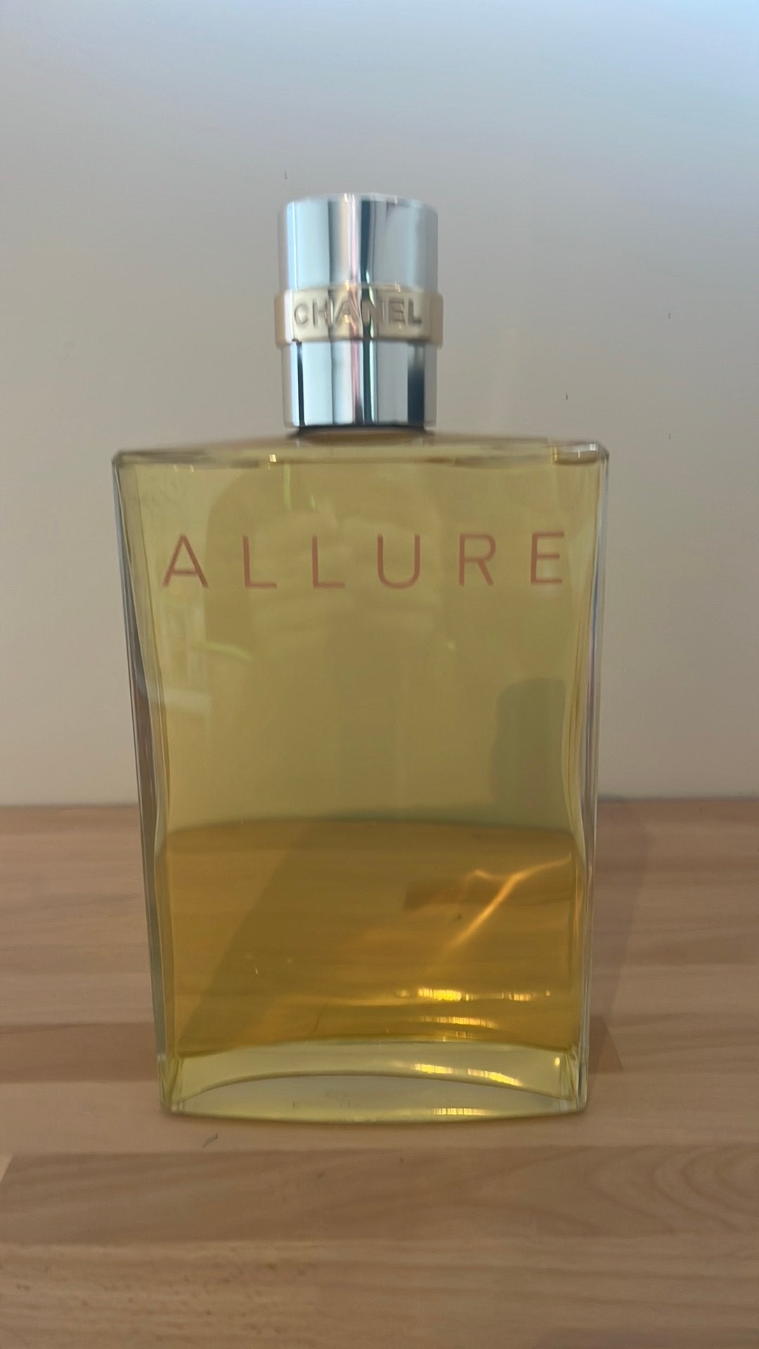 Factice chenel allure xxl, Verzamelen, Ophalen, Nieuw, Gevuld