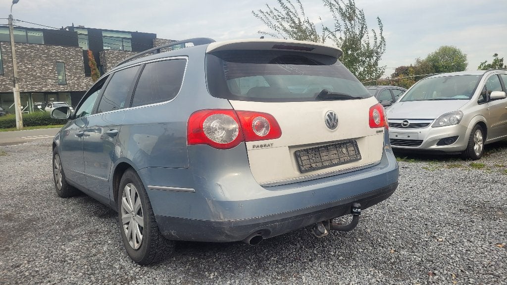 vw passat 1.6tdi 2009 AIRCO TREKHAAK PDC NAVIGATIE, Auto's, Voorwielaandrijving, Euro 5, Stof, 4 cilinders