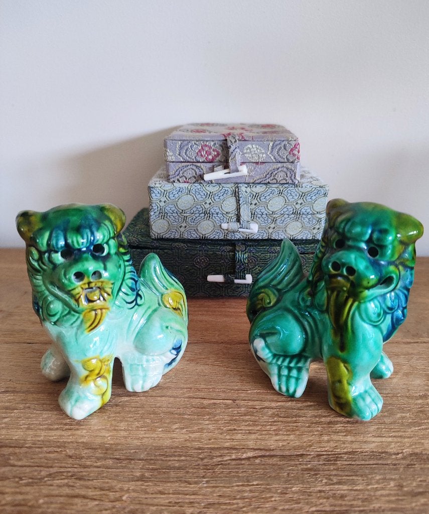 Chine: 2 Foo Dogs peints à la main. Prix pour le lot, Enlèvement ou Envoi