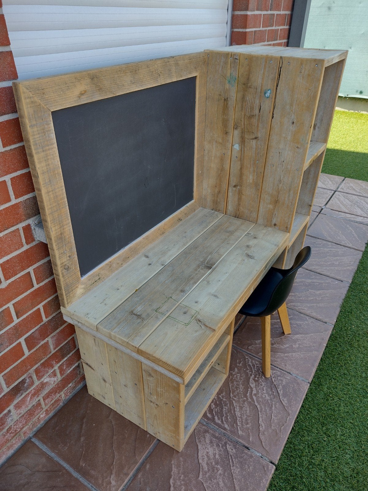 bureau pour enfants, Enlèvement
