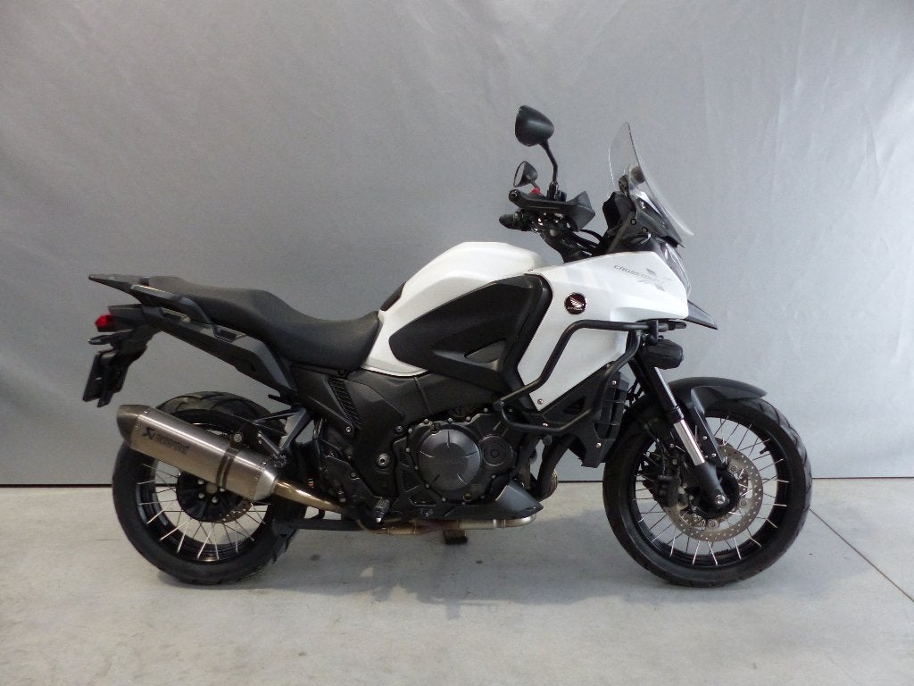 VFR1200X déposée au sol à l'arrêt, Motos, Tourisme, Entreprise, Plus de 35 kW, ABS