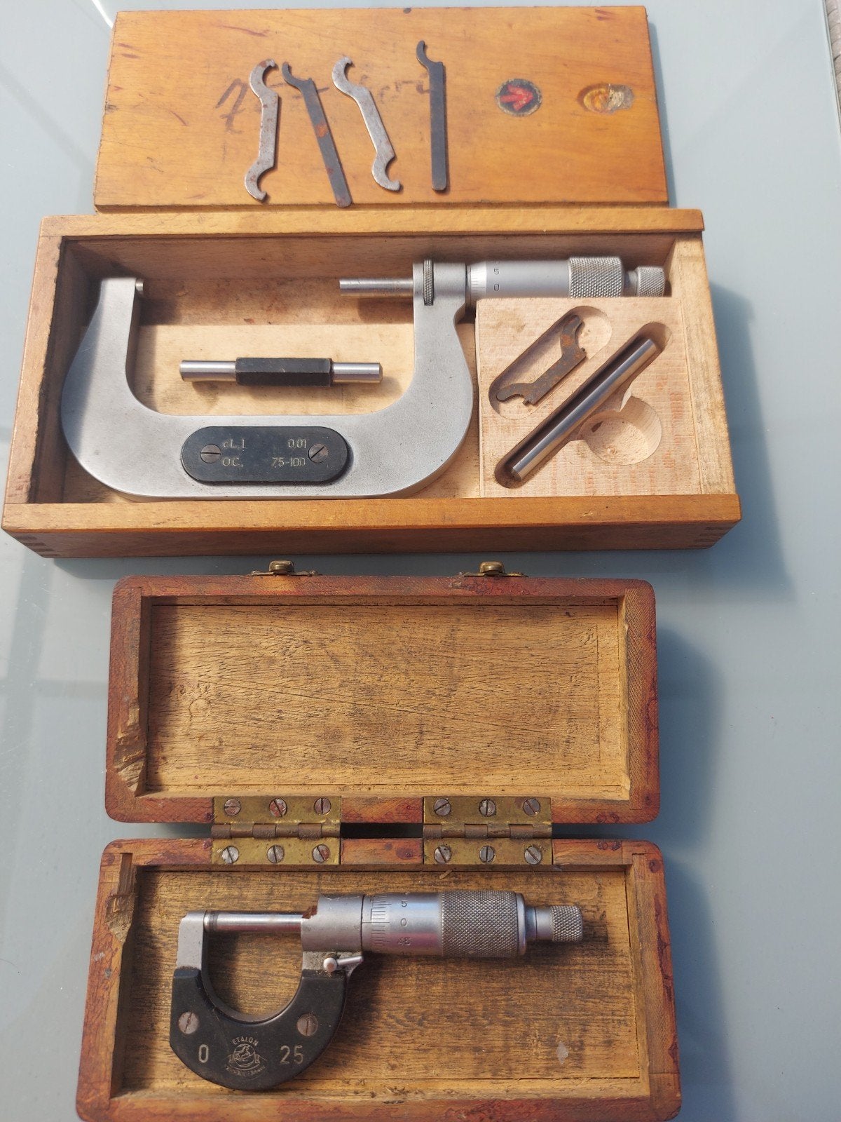 Lot de 2 micromètres anciens (Palmer) de précision avec coff, Antiquités & Art, Antiquités | Outils & Instruments, Enlèvement