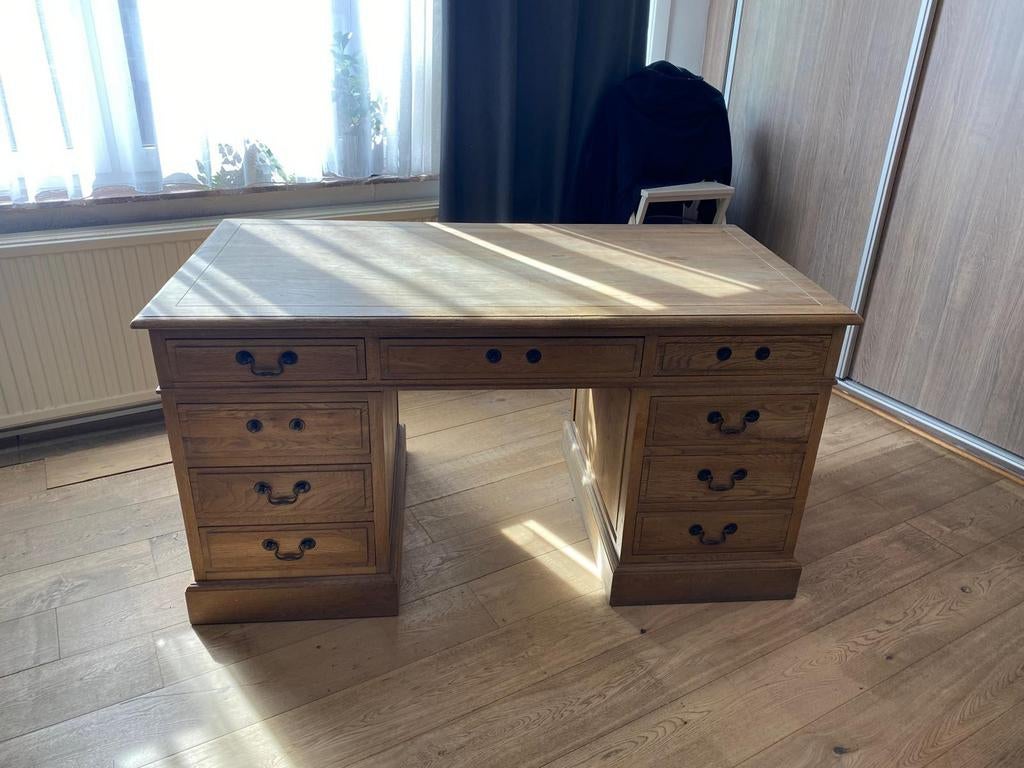 bureau in eikenhouten, Ophalen