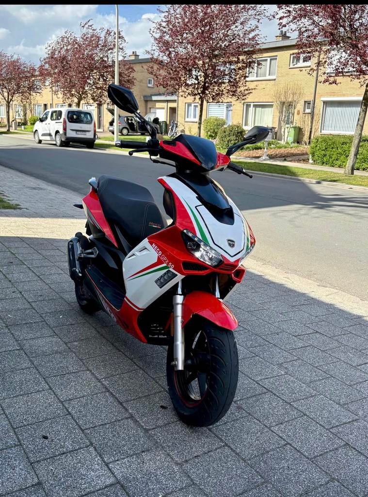 A klasse neco gpx 50 Ducatie versie te koop/ruil, Fietsen en Brommers, Ophalen, Zo goed als nieuw, Elektrisch