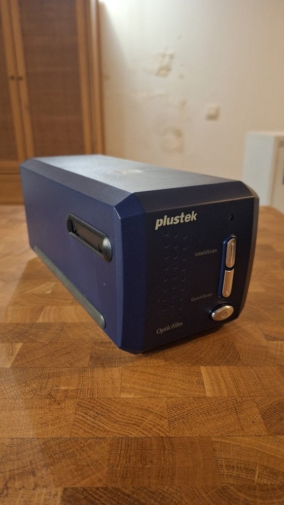 Plustek OpticFilm 8100 scanner, Ophalen of Verzenden, Zo goed als nieuw, Diascanner