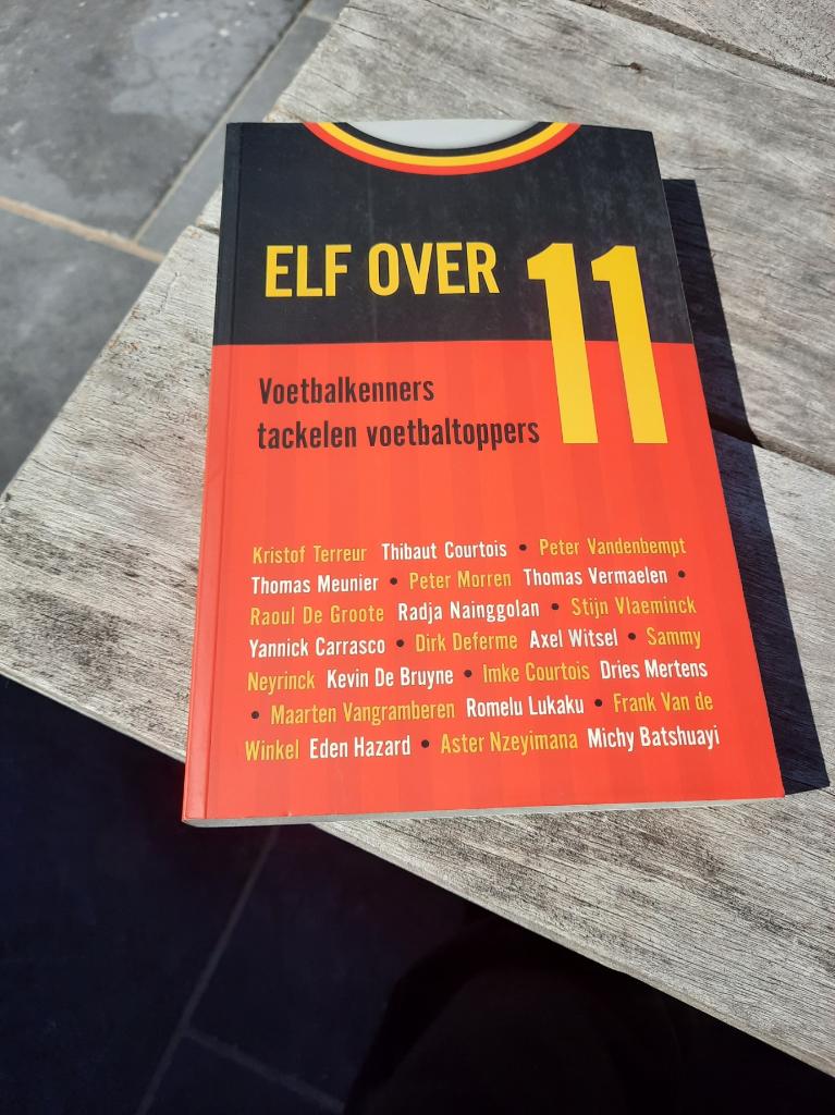 Ef over elf - Voetbalkenners tackelen voetbaltoppers, Boeken, Ophalen of Verzenden, Zo goed als nieuw, Balsport