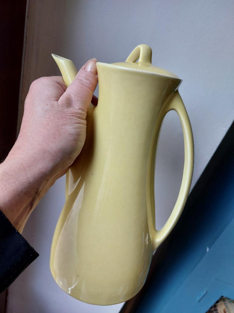 HEEL MOOI OUD BOCH KOFFIEZETAPPARAAT LANG EN FIJN GEEL, Antiek en Kunst, Antiek | Servies compleet, Ophalen of Verzenden