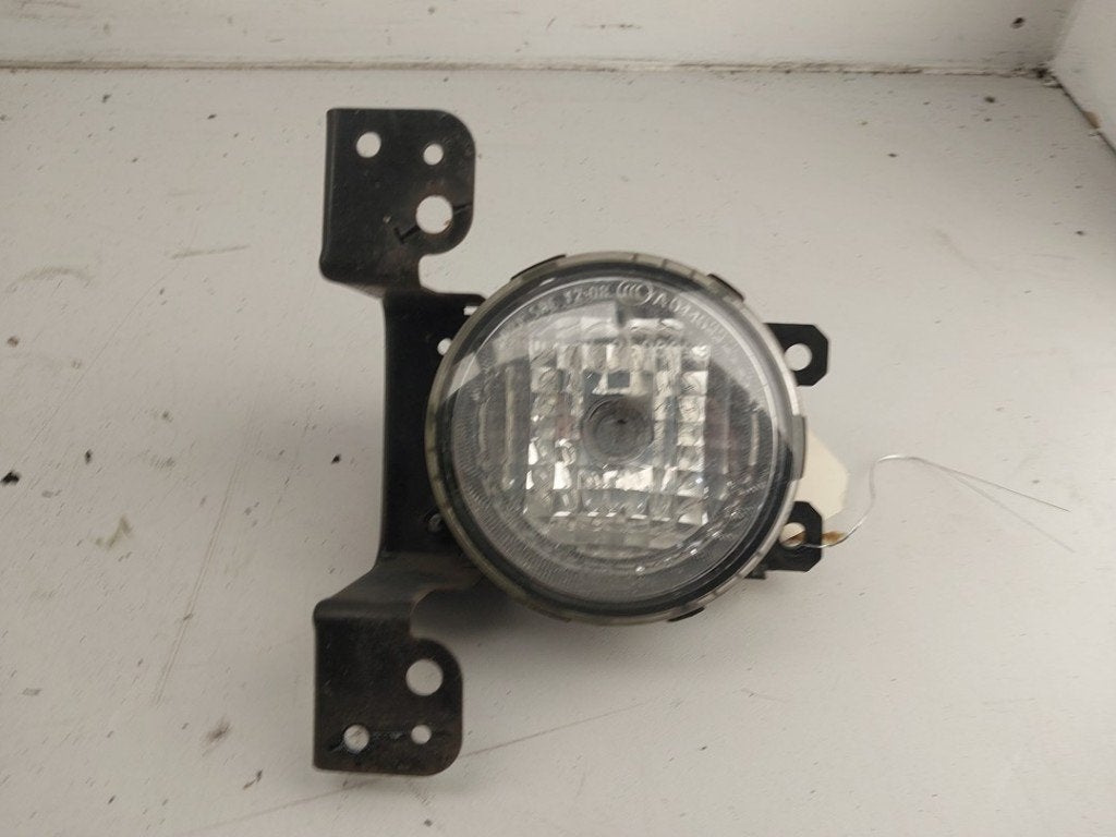 MISTLAMP LINKS VOOR Space Star (A0) (|8324A014|89207251|), Gebruikt, Valeo, 100, rue de Courcelles
75017  Paris, FR, Mitsubishi