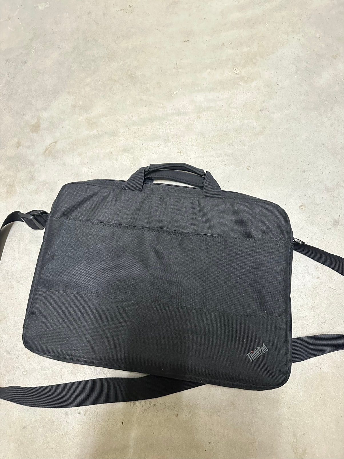 Zwarte laptoptas Thinkpad, Informatique & Logiciels, Sacoches d'ordinateur portable, Enlèvement ou Envoi, 13 pouces, Autres marques