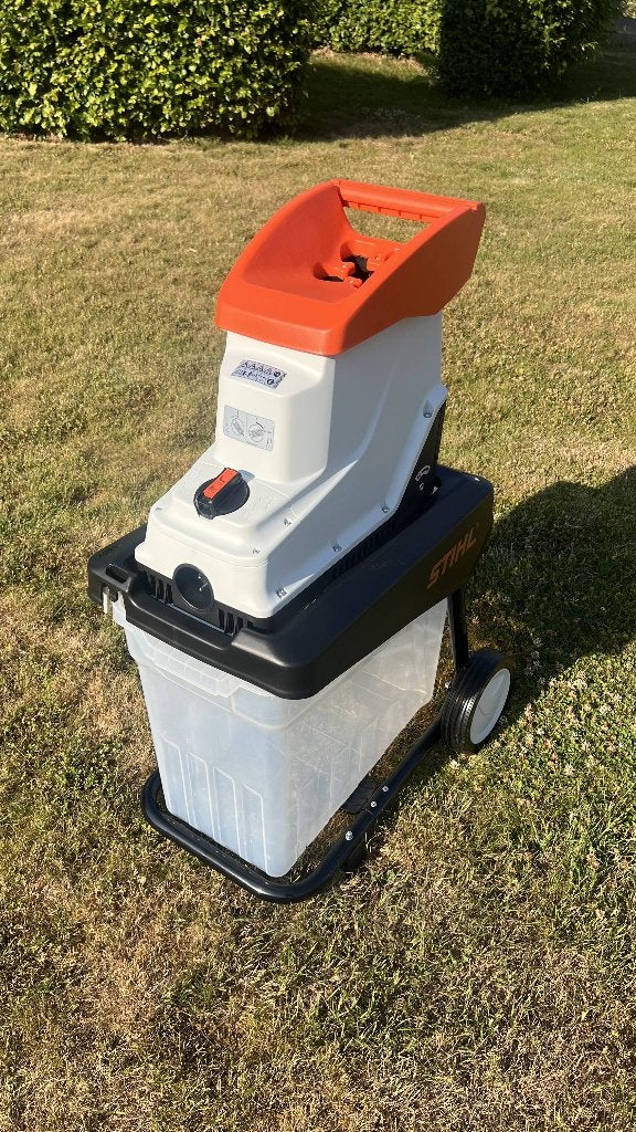 Stihl GHE 140L elektrische hakselaar, Tuin en Terras, Ophalen, Stihl, Zo goed als nieuw, Met opvangbak