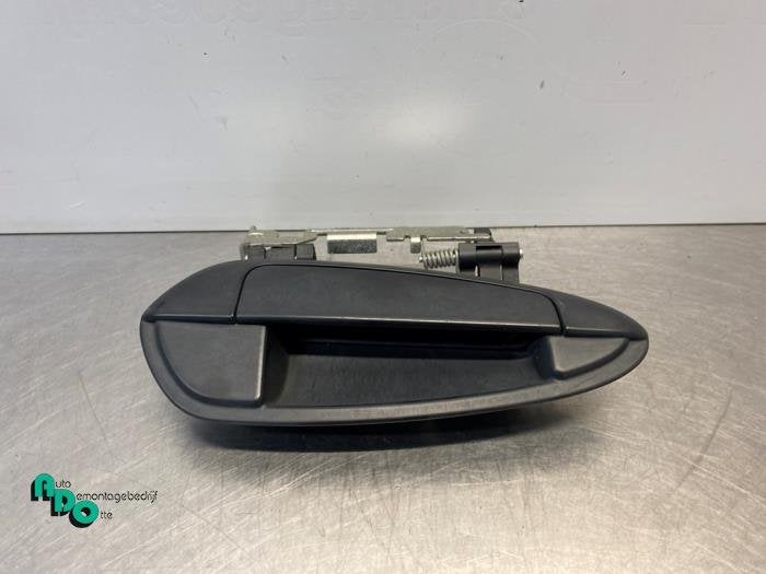 Poignée portière 2portes droite d'un Fiat Punto Grande (Pu, Autos : Pièces & Accessoires, -, 3 mois de garantie, Utilisé, Fiat