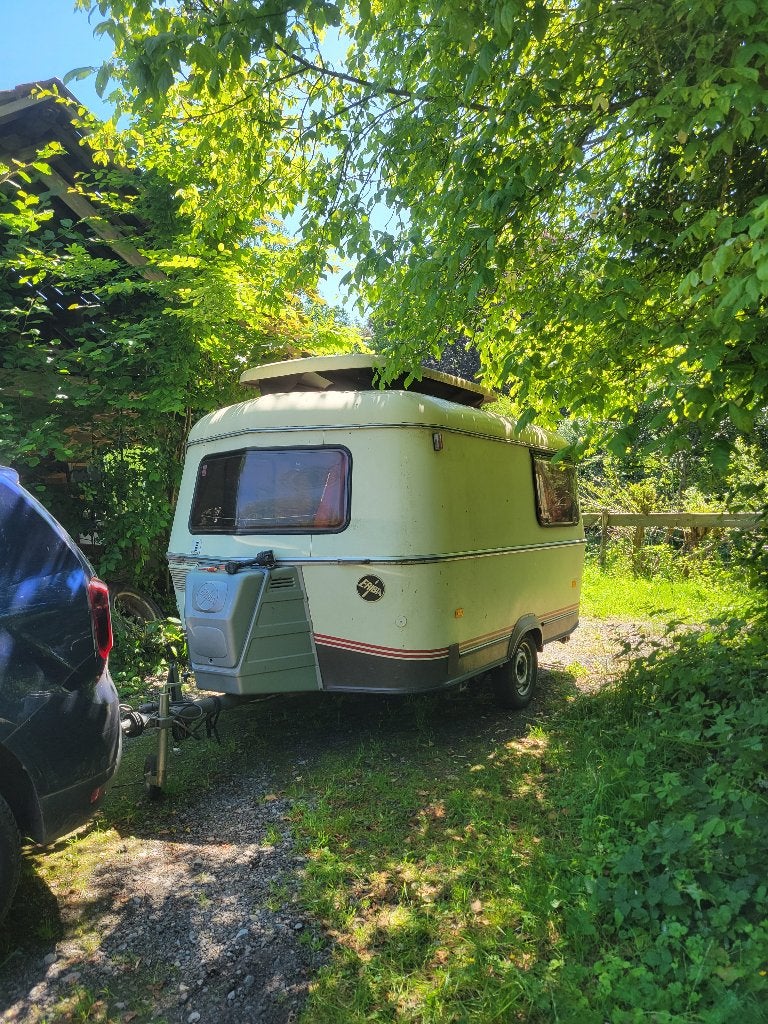 Caravane Eriba, 4 à 5 mètres, Grand lit, Roue de secours, Particulier