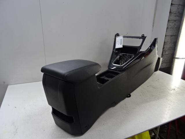 CONSOLE CENTRALE Ford Focus 3 Wagon (01-2010/05-2018), Utilisé, Ford