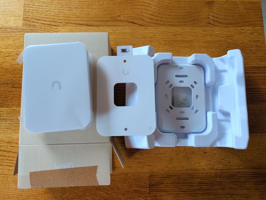 Ubiquiti UniFi U7 In-Wall access point, Computers en Software, Ophalen of Verzenden, Zo goed als nieuw, Ubiquiti