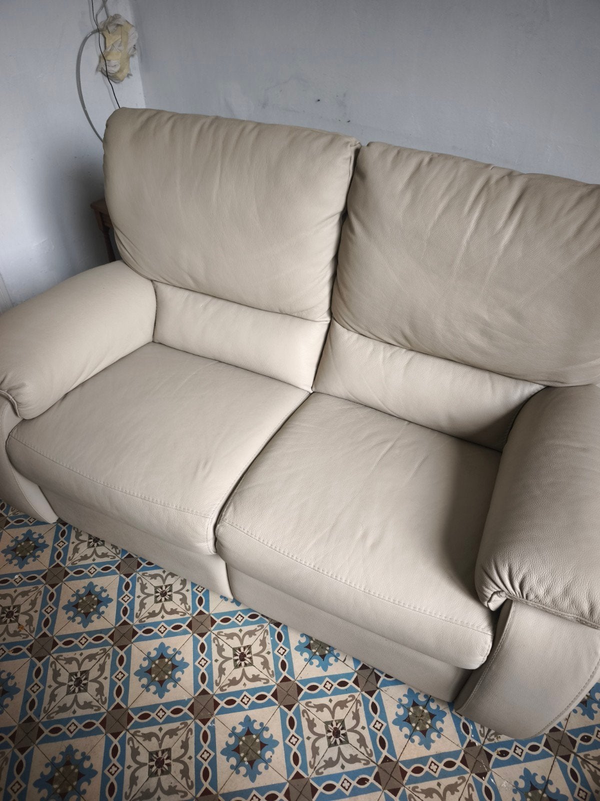 Canapés électriques Mailleux en cuire beige 2 personnes, Comme neuf, Enlèvement, Cuir beige, 150 à 200 cm