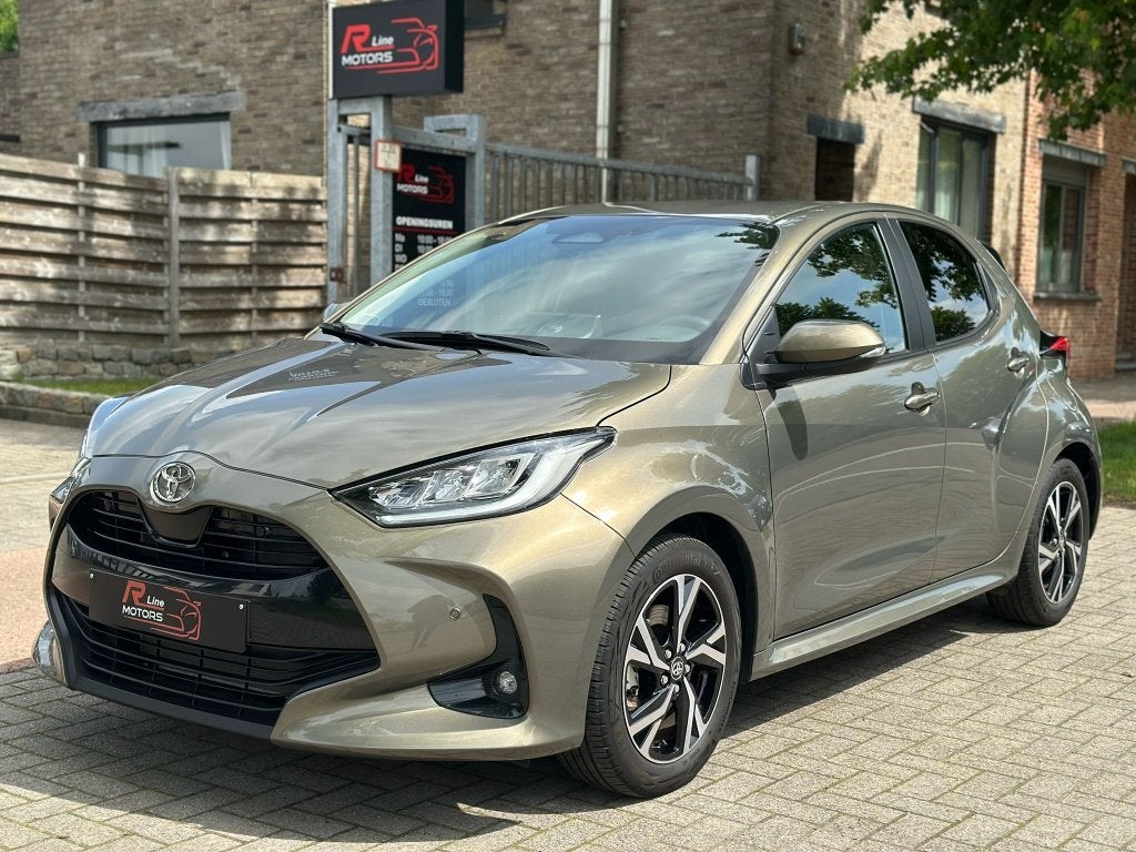 Toyota Yaris 1.5i Dual Iconic Plus - 5300KM - Automaat -, Autos, Toyota, Argent ou Gris, Achat, Entreprise, Entretenue par le concessionnaire