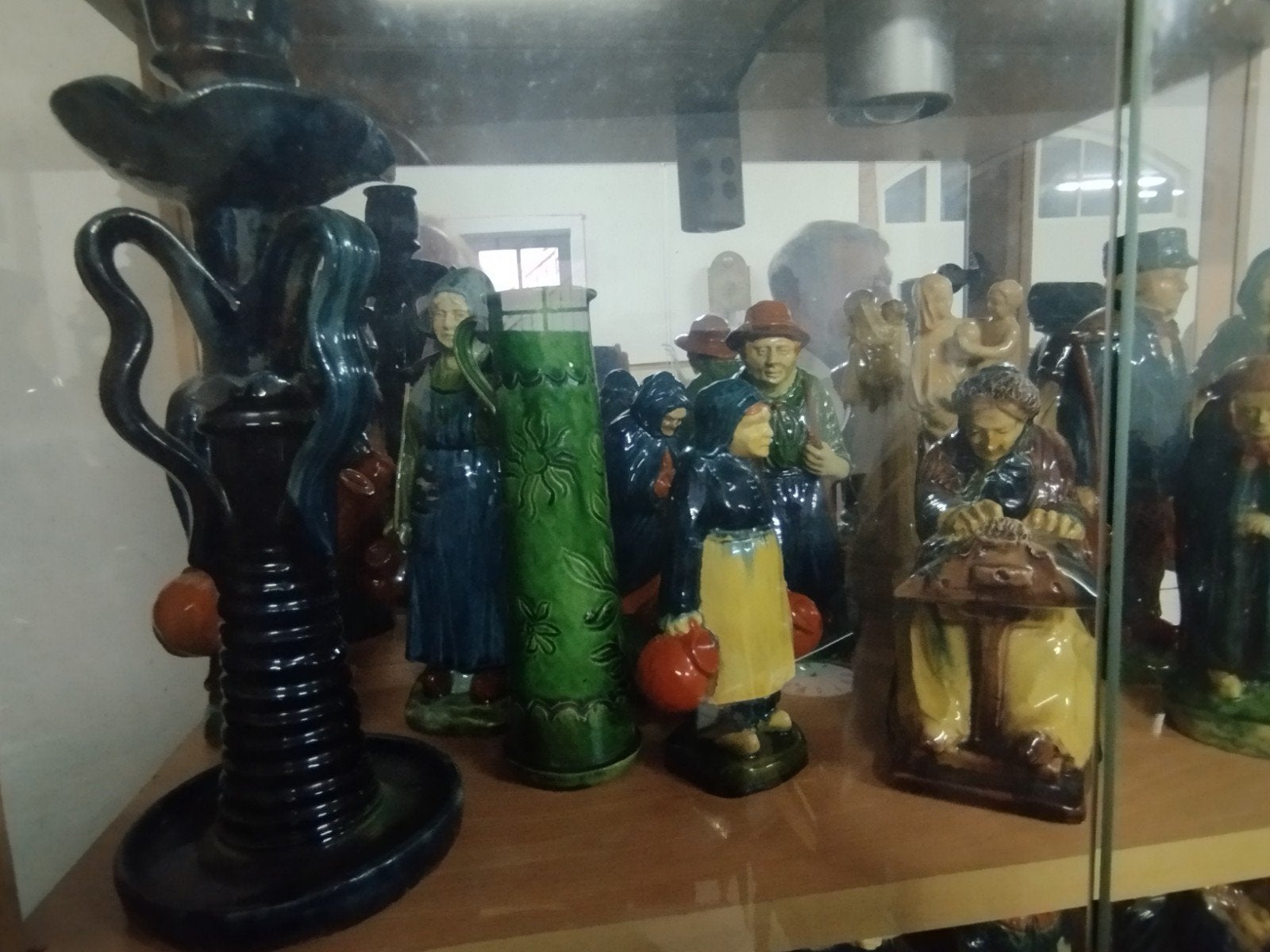 allerhande beeldjes , Vlaams , Torhoutse aardewerk, Ophalen