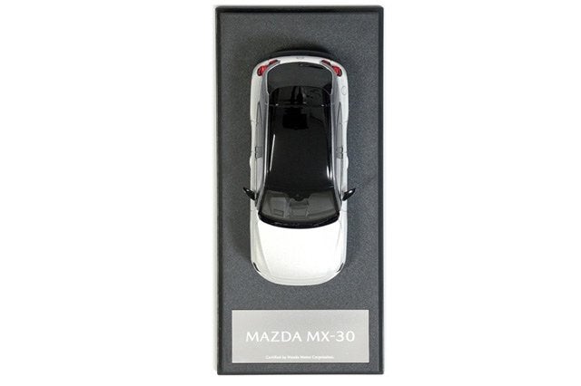 Mazda 1:43, Hobby en Vrije tijd, Ophalen of Verzenden, Nieuw