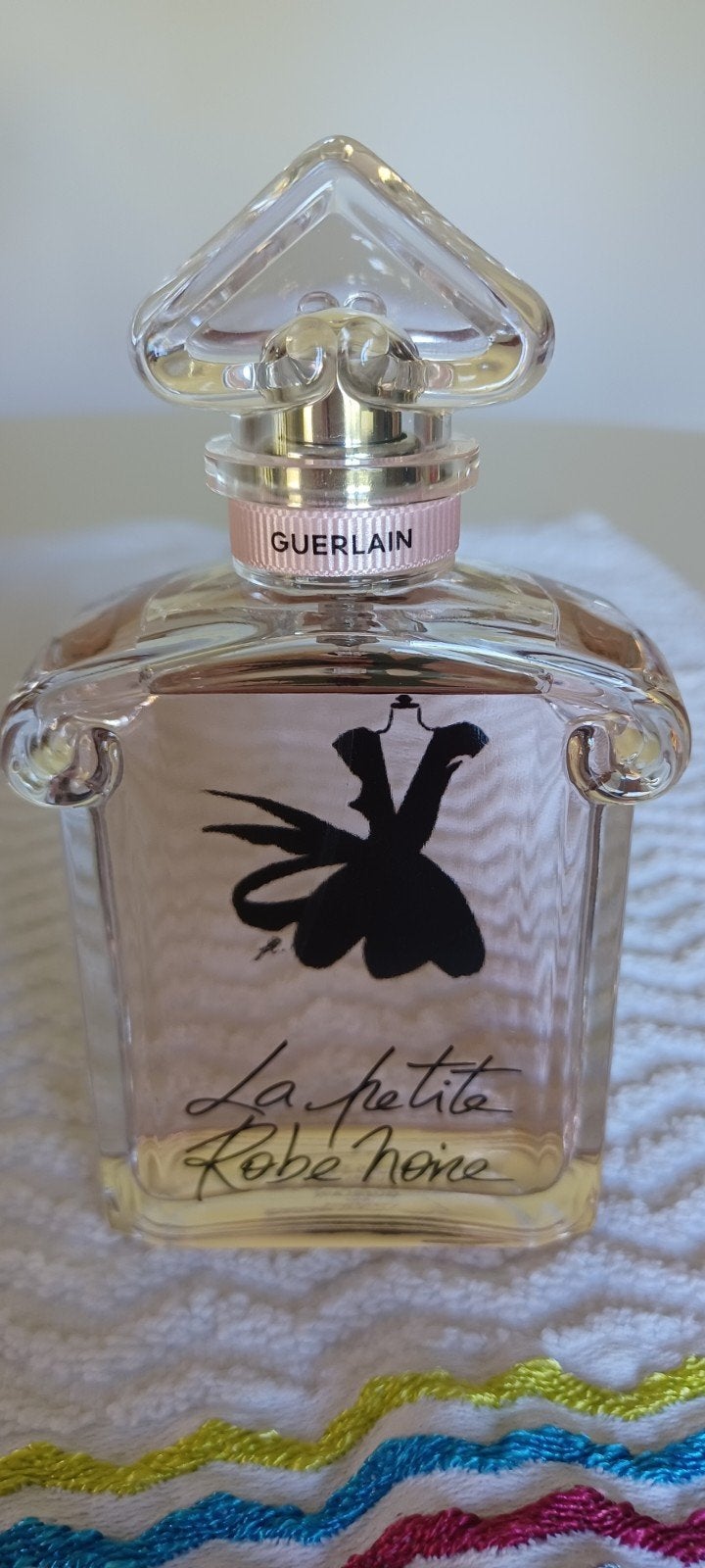 Eau de toilette Guerlain 100ml La petite Robe noire, Envoi, Comme neuf