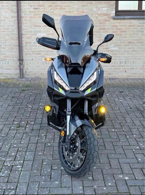 Honda XADV 750 enkel bellen 04 72 89 36 94, Motoren, Motoren | Honda, Bedrijf