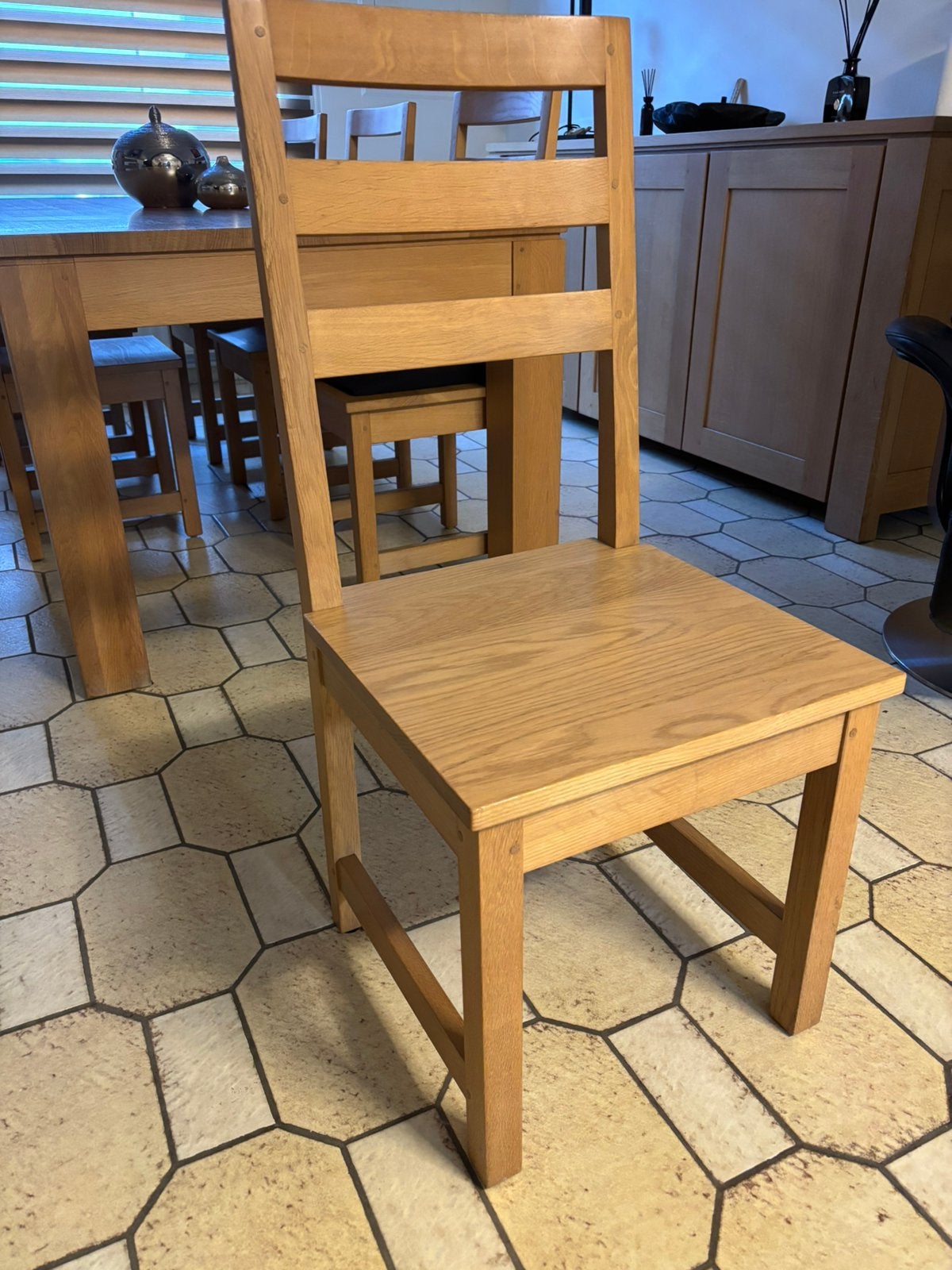 6 chaises en chênes bois pleins, Maison & Meubles, Autres couleurs, Comme neuf, Enlèvement, Cinq, Six Chaises ou plus