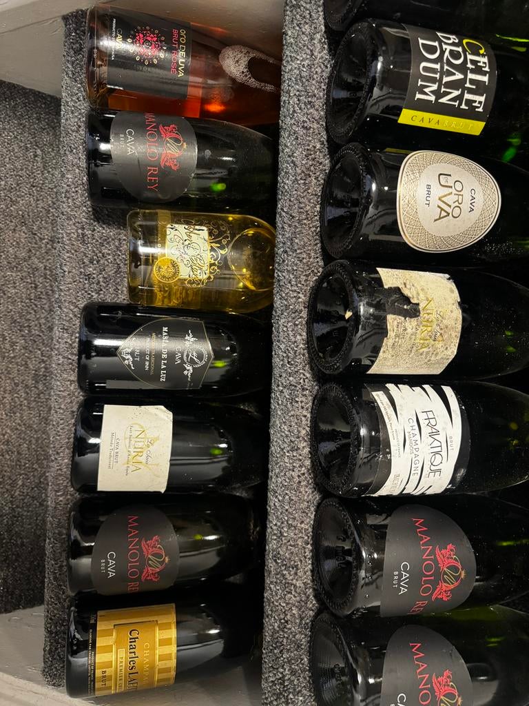 Rode wijn, witte wijn, cava, champagne, Enlèvement, Comme neuf, Champagne