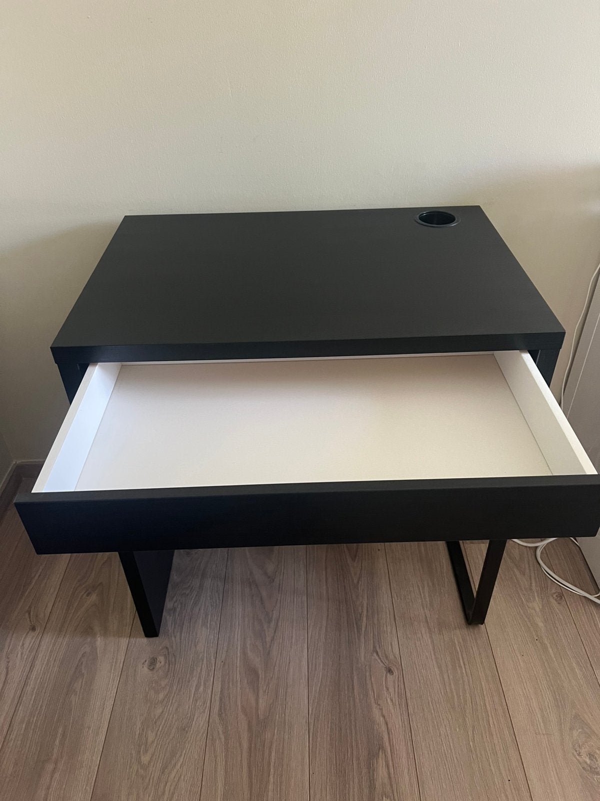Bureau micke 73x50, Enlèvement, Comme neuf, Brun